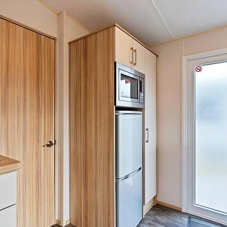 Tattershall Lakes: Sally'S Superior Stay Екстериор снимка