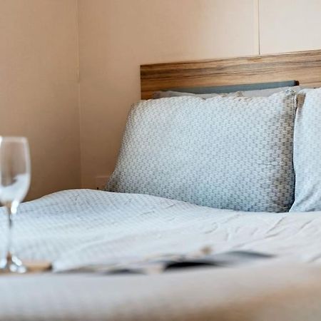 Tattershall Lakes: Sally'S Superior Stay Екстериор снимка