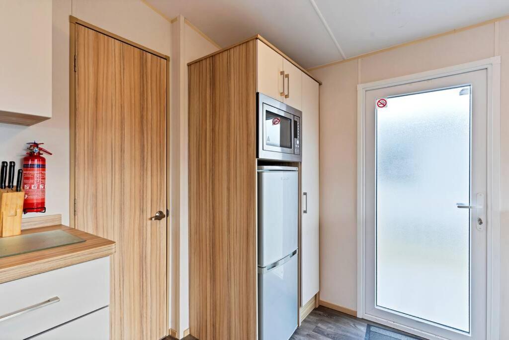 Tattershall Lakes: Sally'S Superior Stay Екстериор снимка