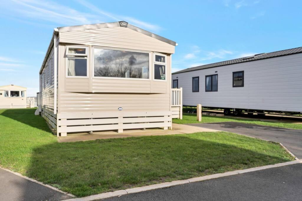 Tattershall Lakes: Sally'S Superior Stay Екстериор снимка