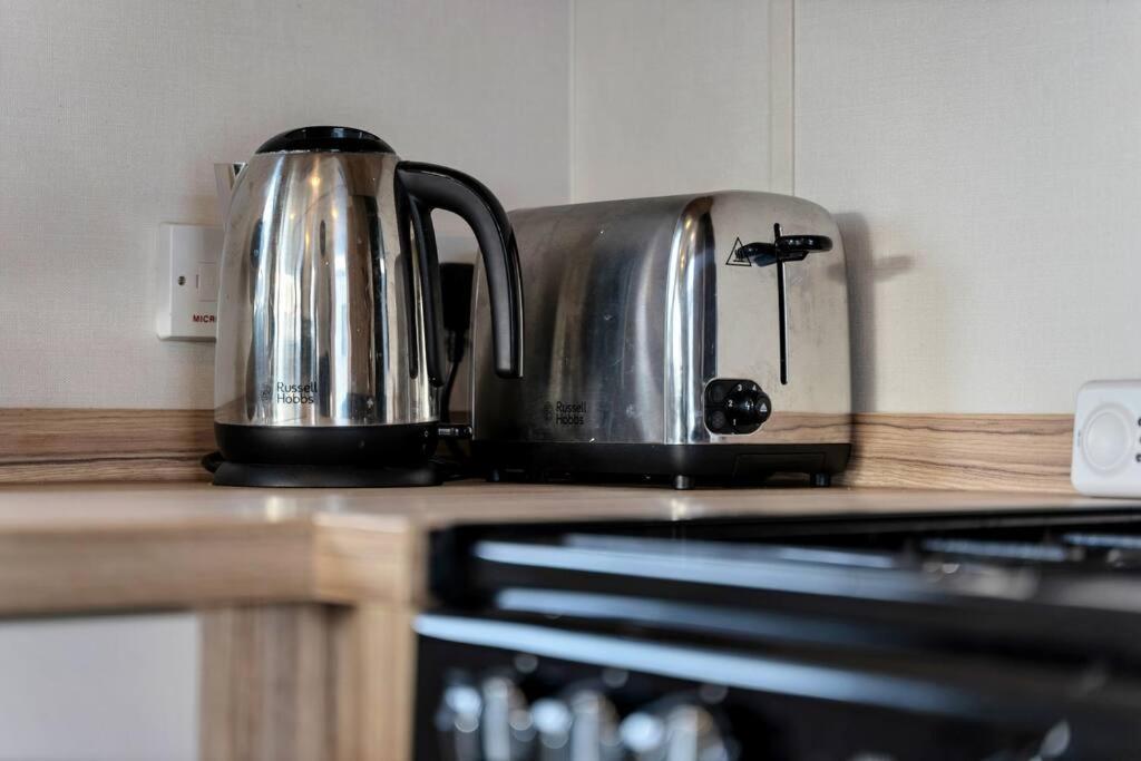 Tattershall Lakes: Sally'S Superior Stay Екстериор снимка